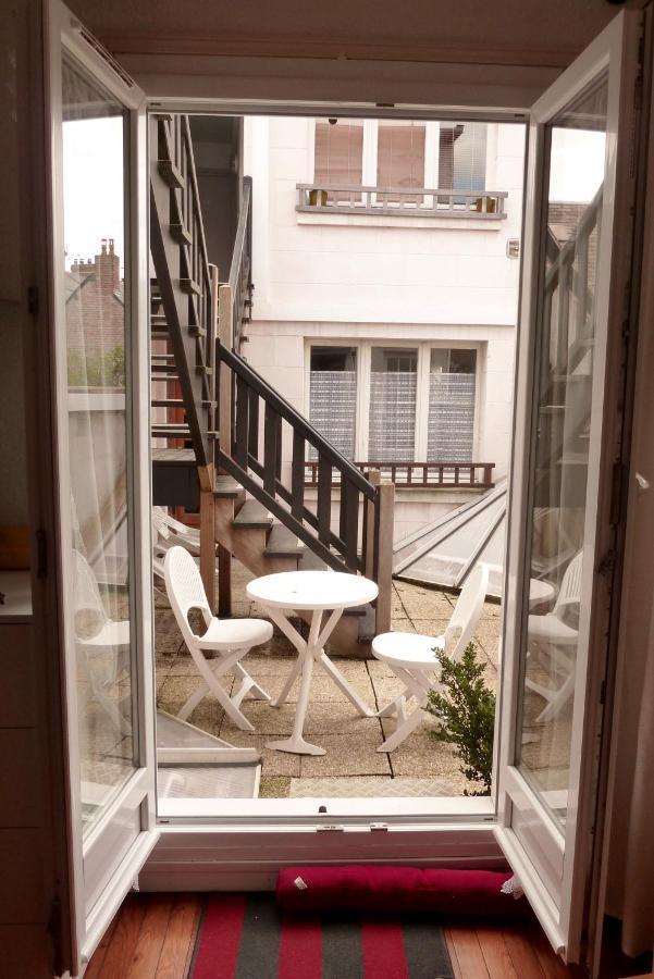 Agréable appartement dans le vieux Trouville Esterno foto